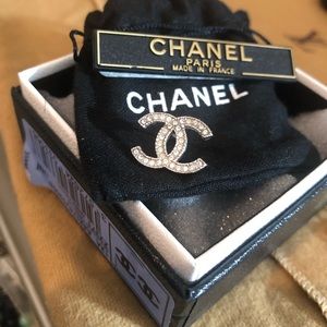 👑 ONE Chanel earring CC